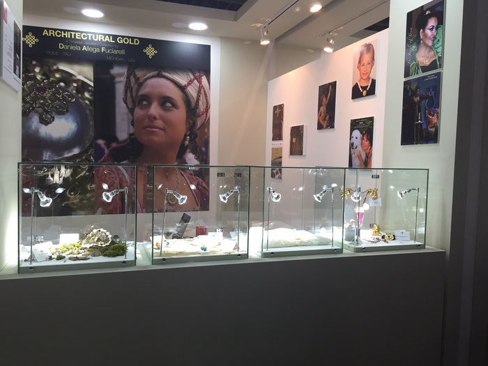 Dubai - le creazioni di 'Architectural Gold' della Allega Fuciarelli in mostra